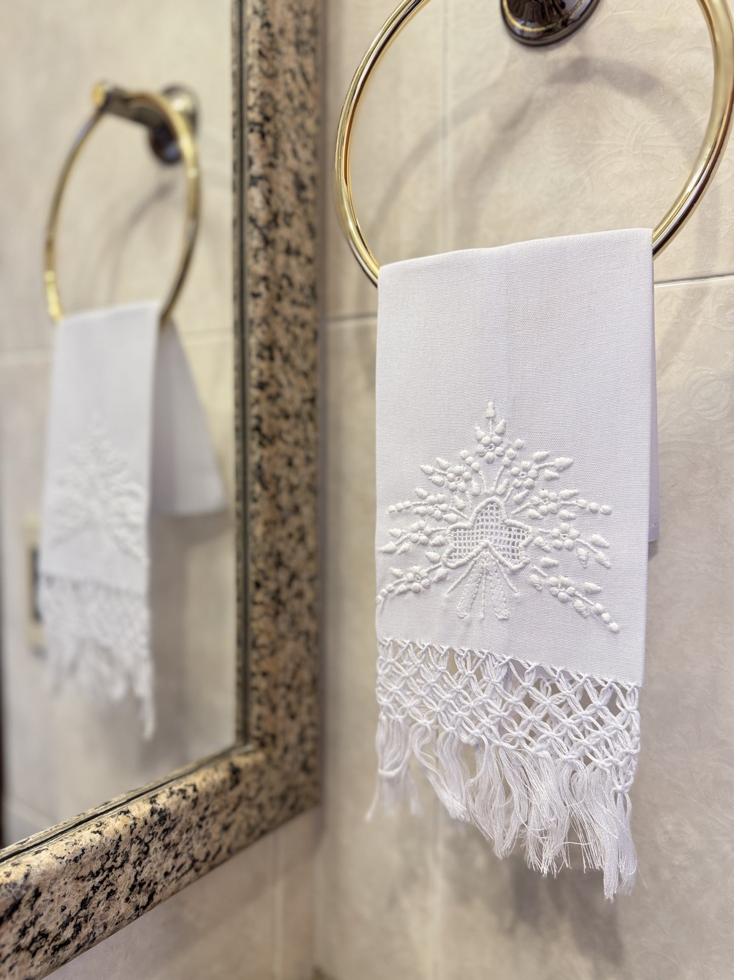 Toalha de Lavabo Passira com Macramê Bordado Branco