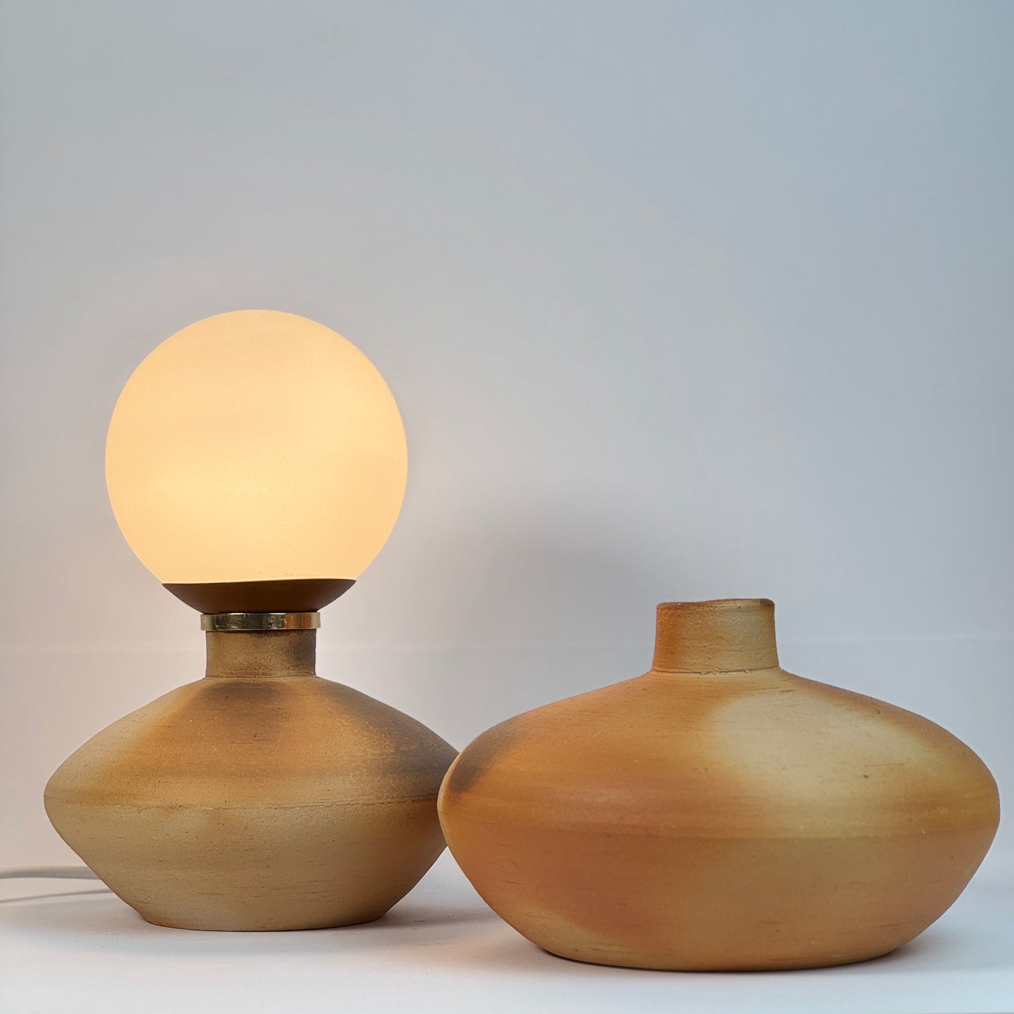 Lampshade Lamp with Wide Waist