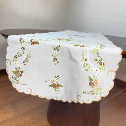 Caminho de Mesa Passira 2,15m Linho Branco Floral