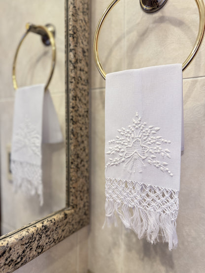 Toalha de Lavabo Passira com Macramê Bordado Branco