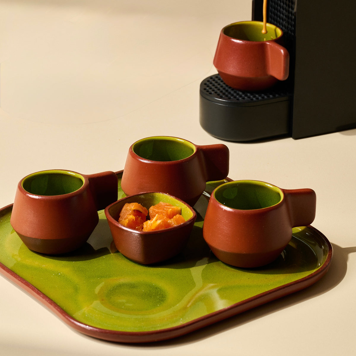 Conjunto Chanfro Verde com 4 Mini Xícaras 80 ml e Bandeja