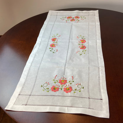Caminho de Mesa Passira 1,00m Linho Branco Floral Coral